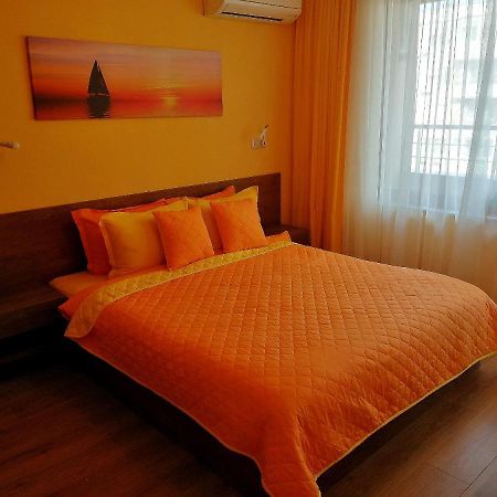 Sunny Apartment Burgas Bagian luar foto