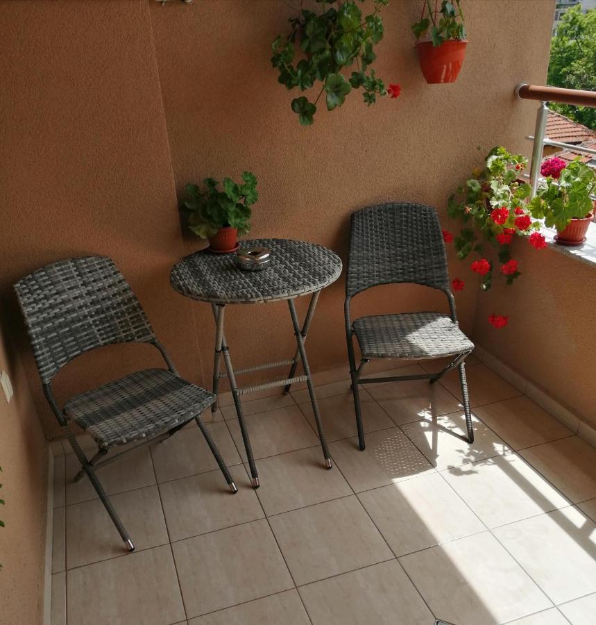 Sunny Apartment Burgas Bagian luar foto
