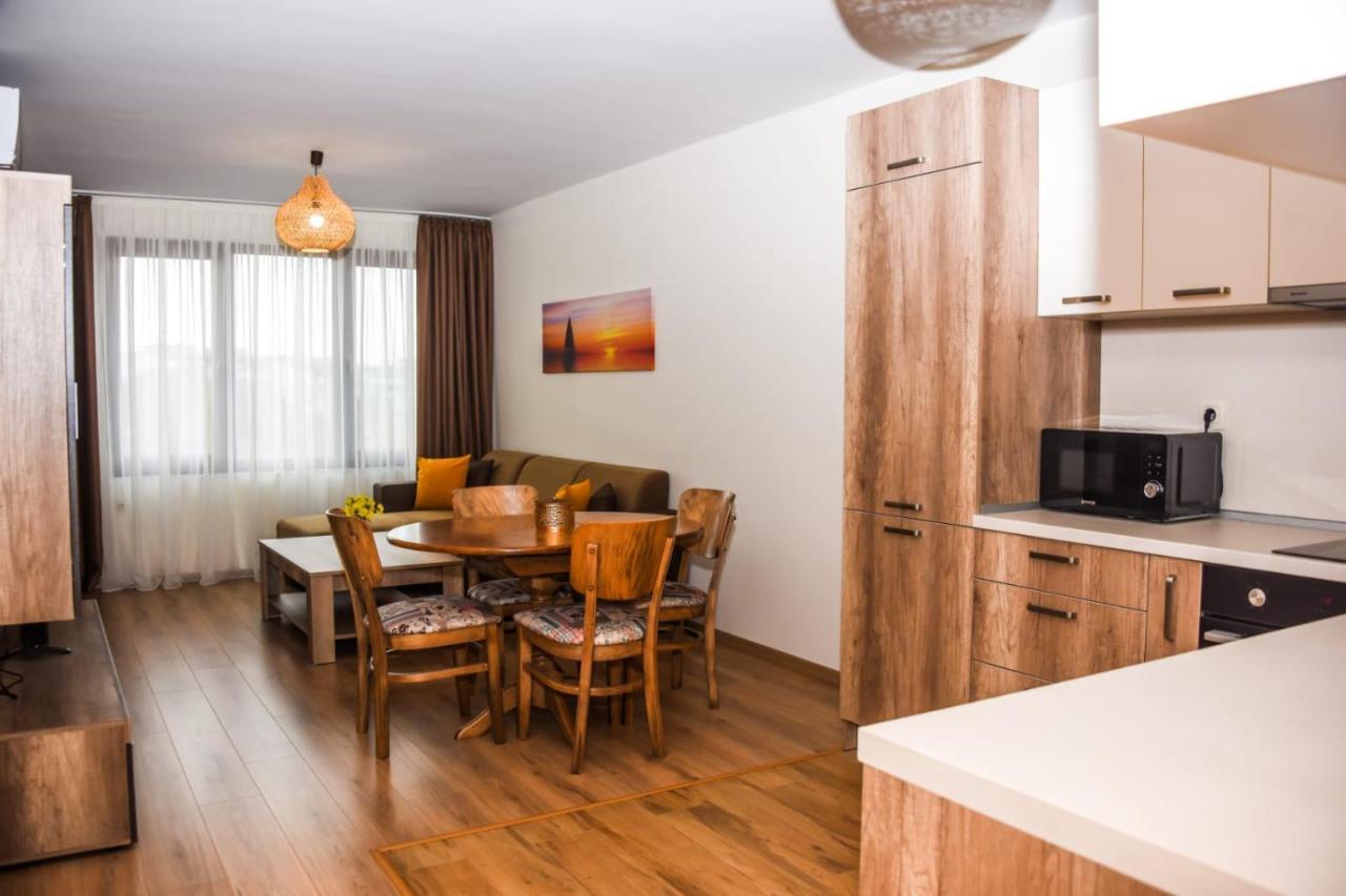 Sunny Apartment Burgas Bagian luar foto