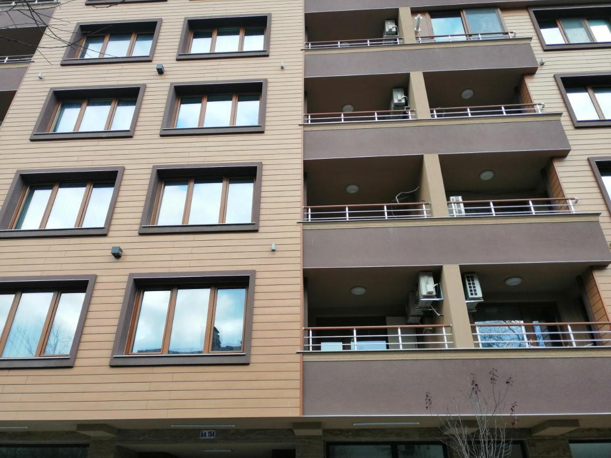Sunny Apartment Burgas Bagian luar foto